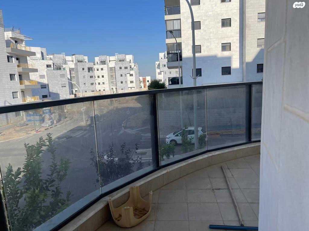 שרה אהרונסון,מזרח גדרה